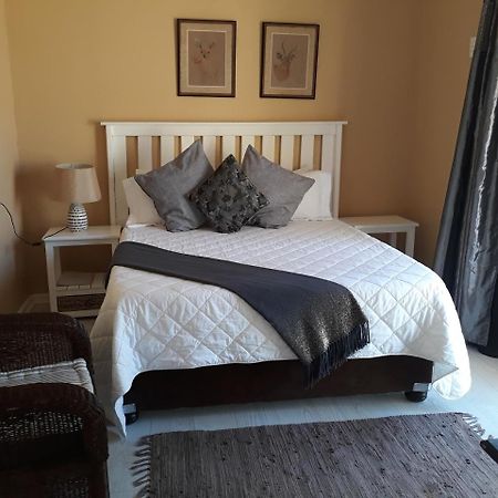 African Dreams Bed And Breakfast East London Exterior photo